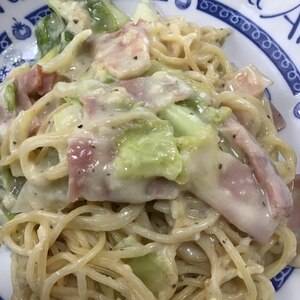 キャベツ、ベーコン、しめじのクリームパスタ